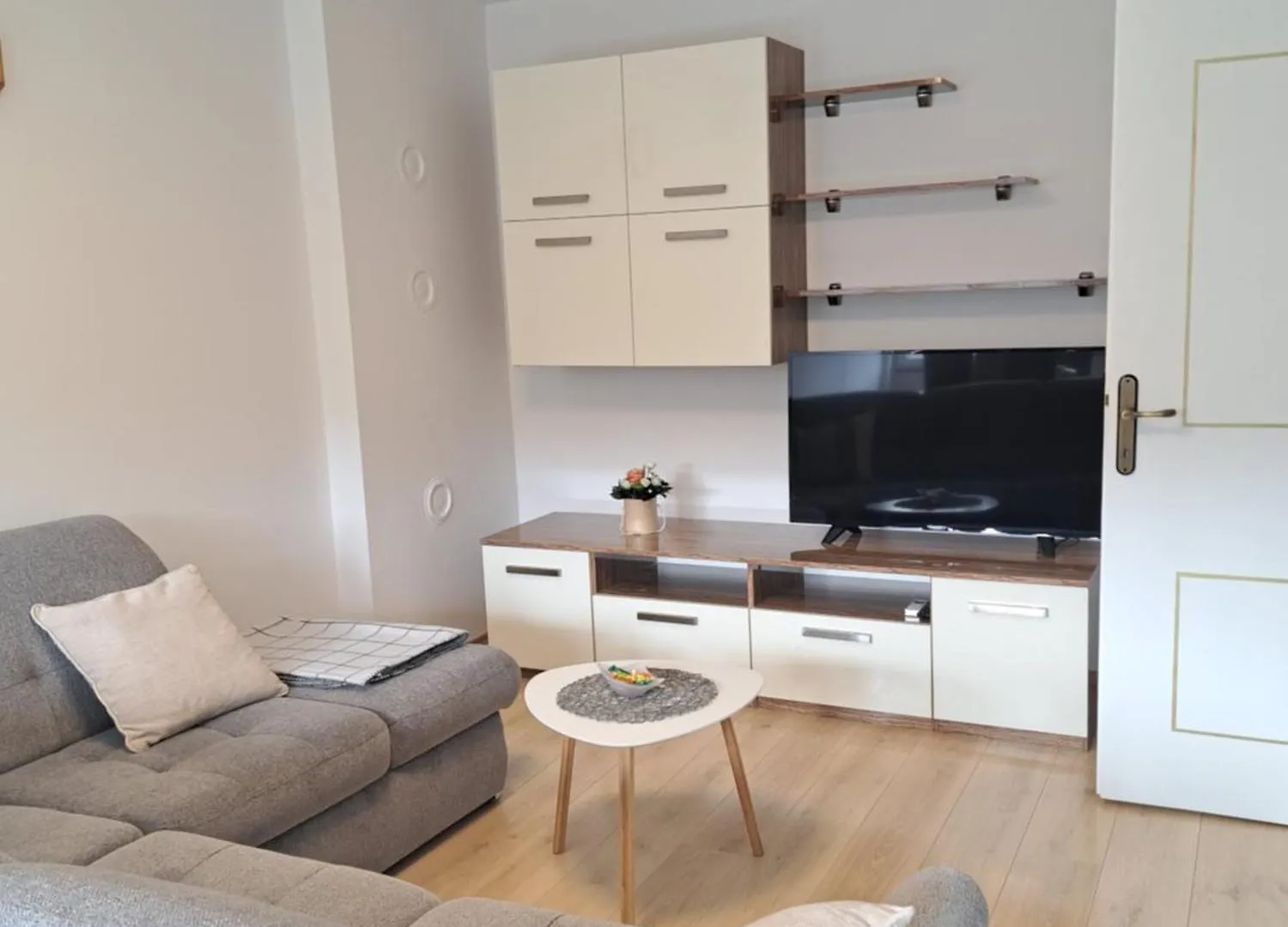 Apartment Lili - 2 Bedroom Apartment In Center Pazin 0*,
